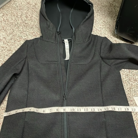 New Lululemon long rain coat - Picture 6 of 10